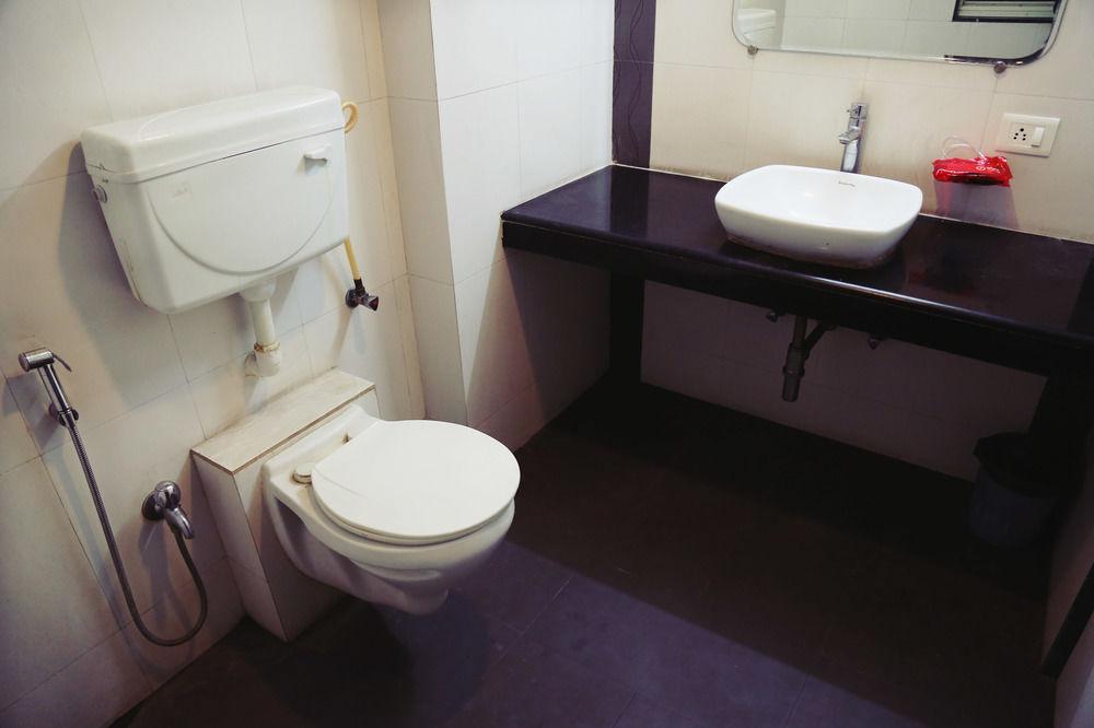 Oyo Rooms Yerwada Chowk Pune Exterior photo